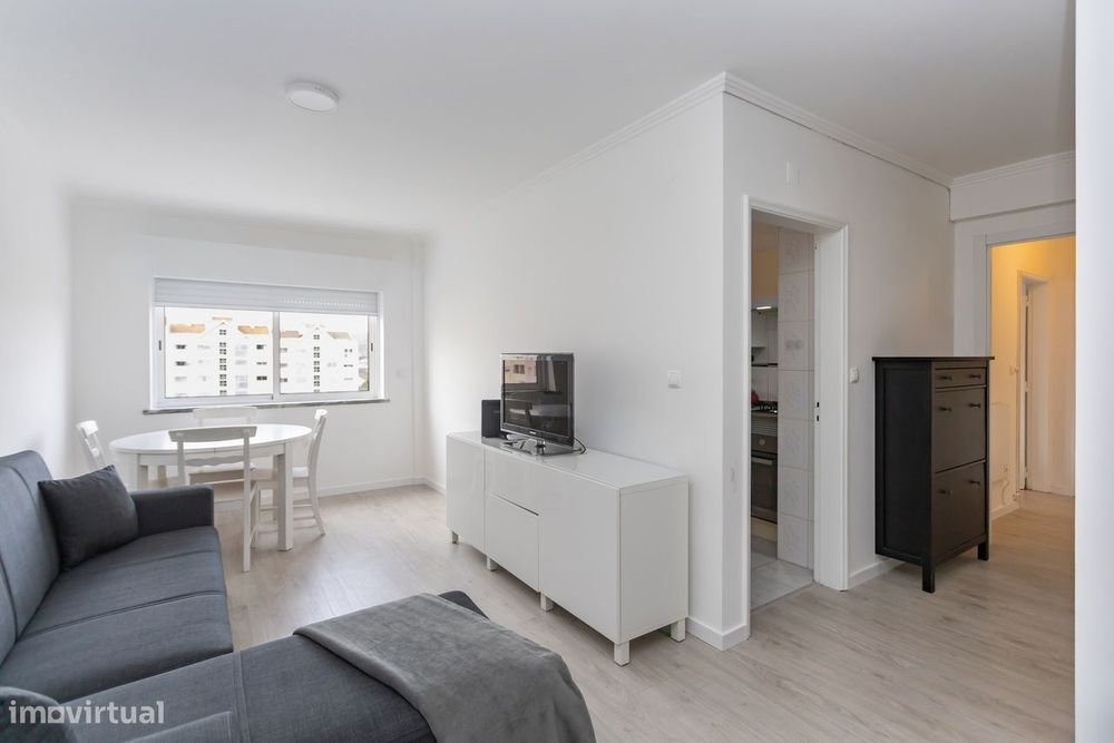 T2 Remodelado junto à Biblioteca José Saramago, em Loures