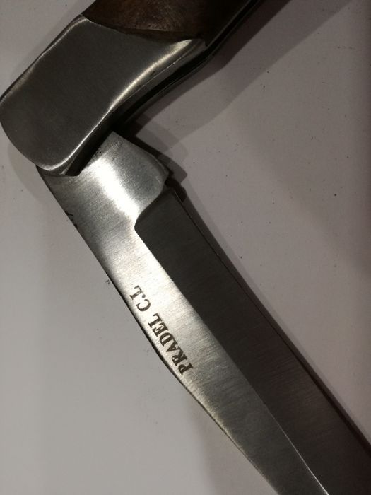 Canivete de Caça Pradel C.L.-Lâmina Longa Cabo Madeira e Metal