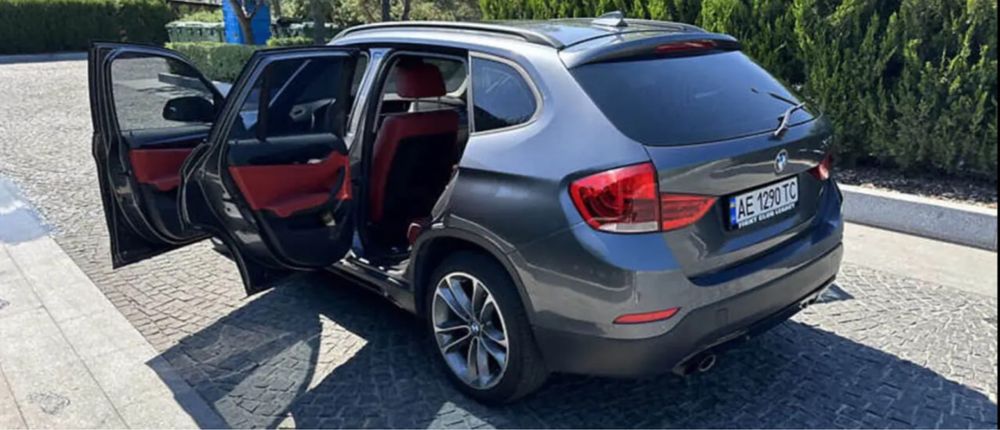Автомобіль BMW x1