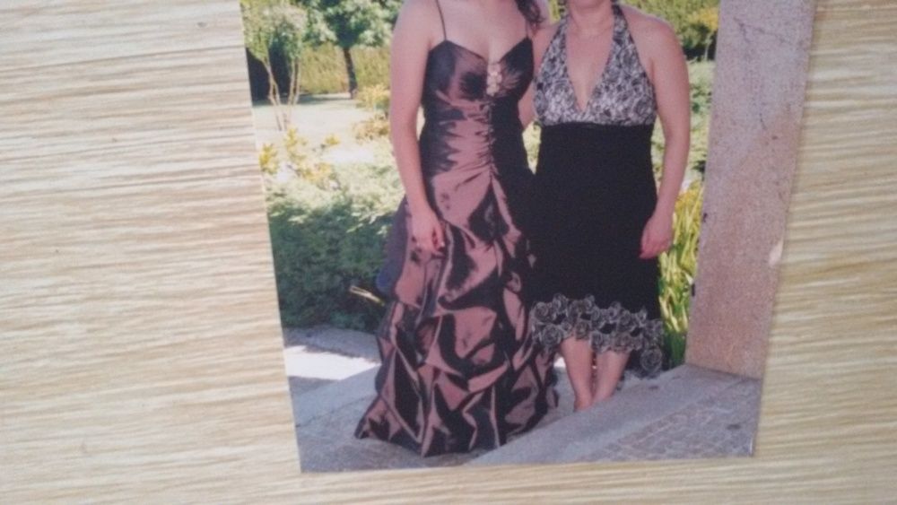 Vestido de Cerimónia em Cetim castanho