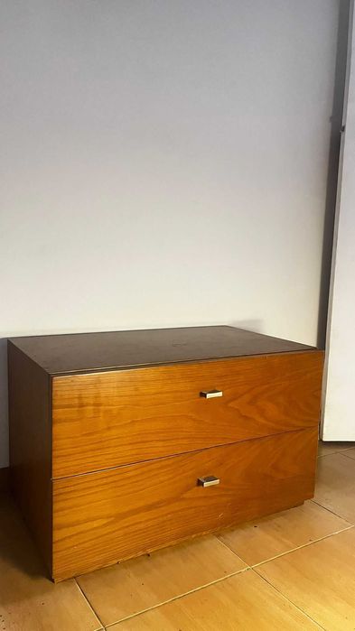 Mobilia em bom estado