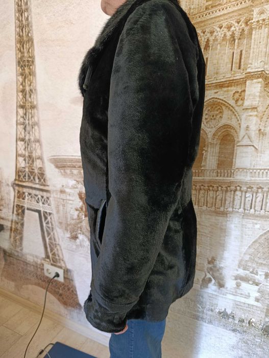 Натуральное меховое супер красивое мужское пальто р 50-52 Греция