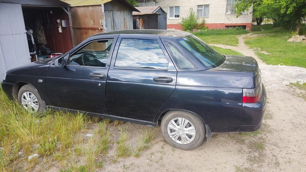 Автомобіль ваз 2110