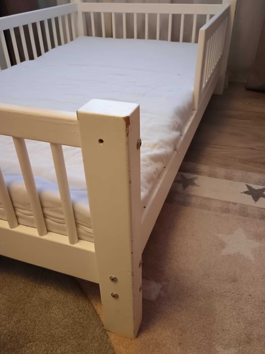 Niskie łóżko dla dziecka 150x90 z materacem 140x80