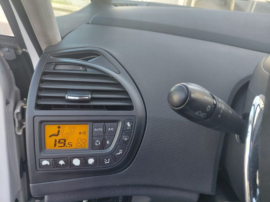 Vendo Citroen Grande Picasso de 7 lugares 1.6 HDl de 2015