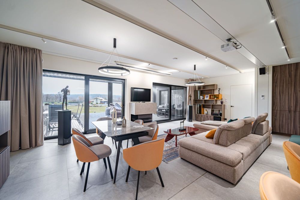 Продаж сучасної садиби у с.Велика Солтанівка - 1,1841 Га.