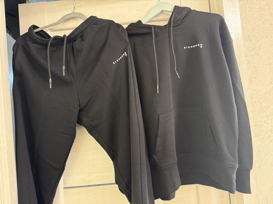 Женские костюмы picnmond