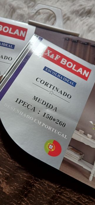 Cortinados castanhos Tattoon