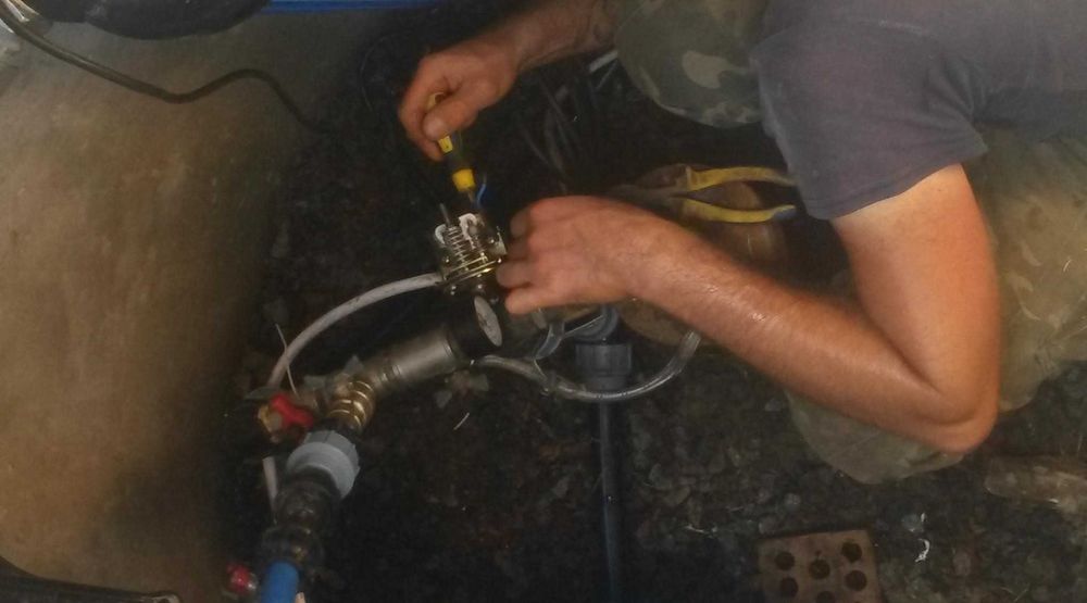 Ремонт Чистка Буріння Свердловин, демонтаж насосів, що застрягли