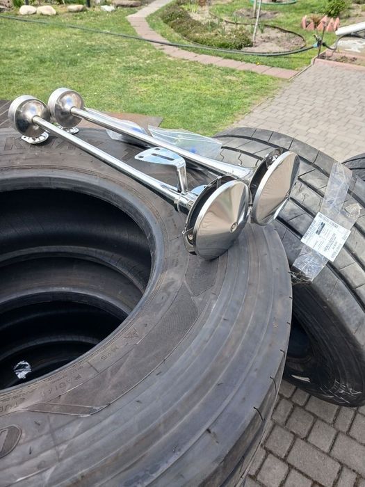 Дудки на грузовий автомобіль