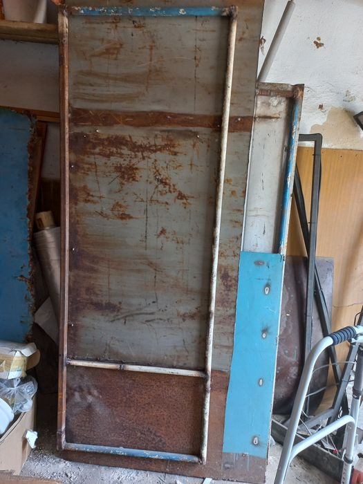 Двері  залізні  б/в тов.1.5мм   0.73х1.95м