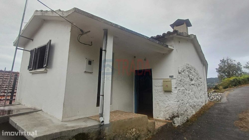 Moradia T2 com adega, horta e ruína em pedra para restauro – Vieira...