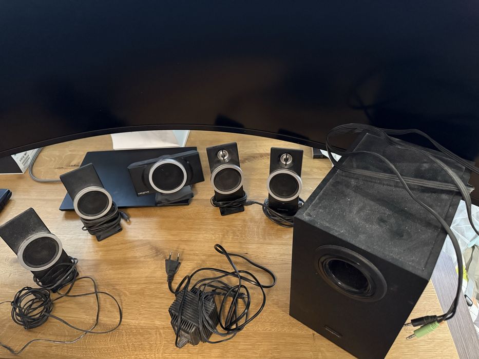 Komputer + glosniki 5.1 + monitor + klawiatura