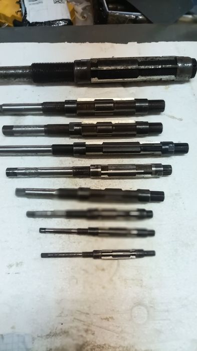 Rozwiertaki nastawne ręczne