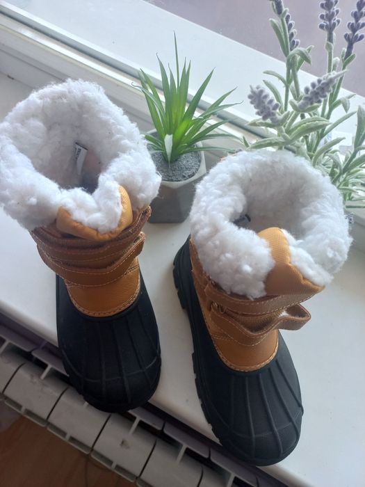 Продам сапожки теплые
