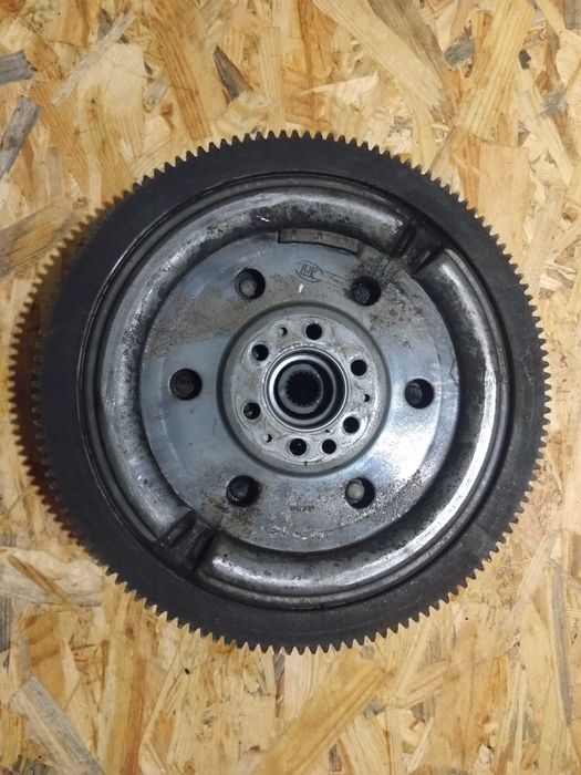 Демпфер маховик щеплення Berlingo Partner C4 C5 307 308 3008 1.6 HDI