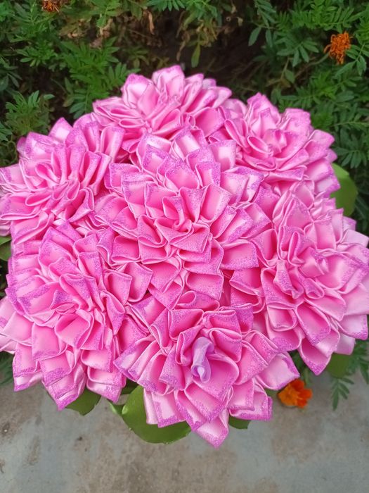 Букети з атласної стрічки подарункові.