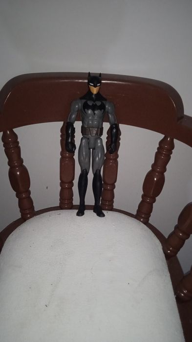 Vendo figurinhas de ação de super-heróis