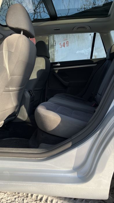 Продам Golf V (1.6 MPI)