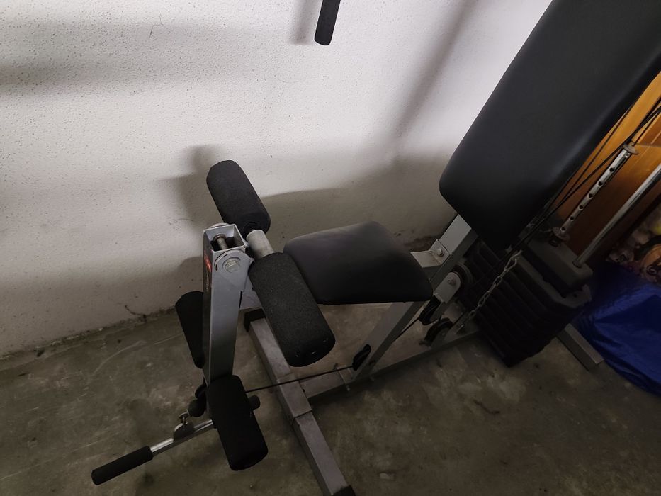 Máquina de musculação multifoçoes