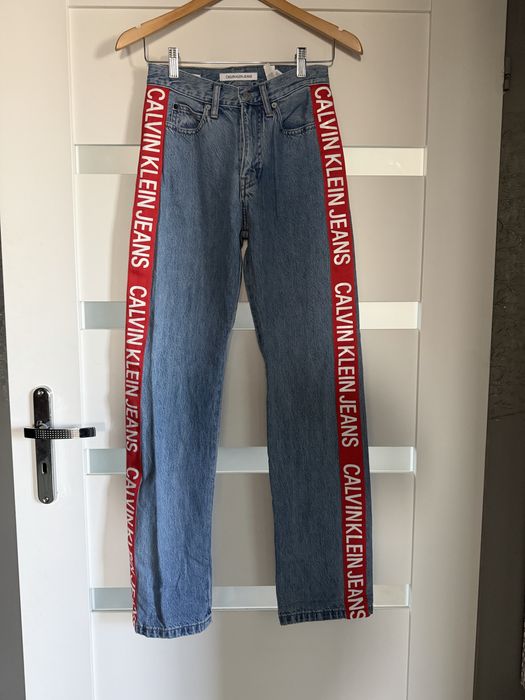 Świetne spodnie Calvin Klein prosta nogawka roz W25xL32