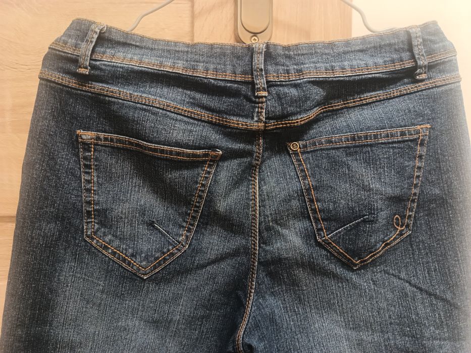 Damskie jeansowe spodnie rybaczki denim style C&A