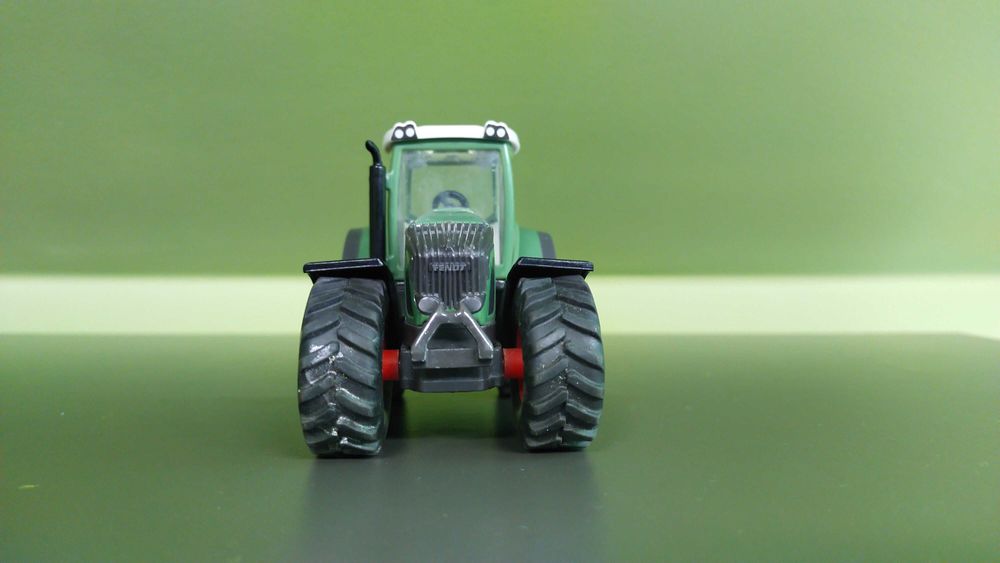 Siku traktor Fendt 1 50