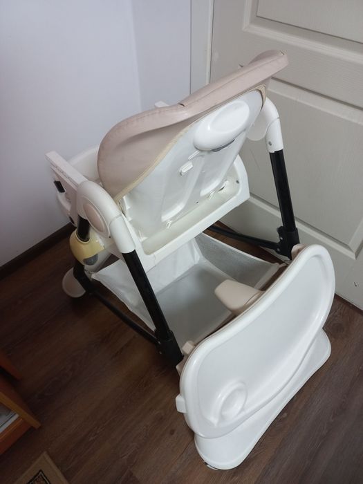 Дитяче годувальне крісло CARRELLO Stella