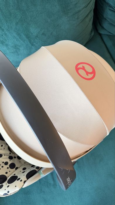 Автокрісло Cybex Platinum Cloud T i-Size - колекція Karolina Kurkova