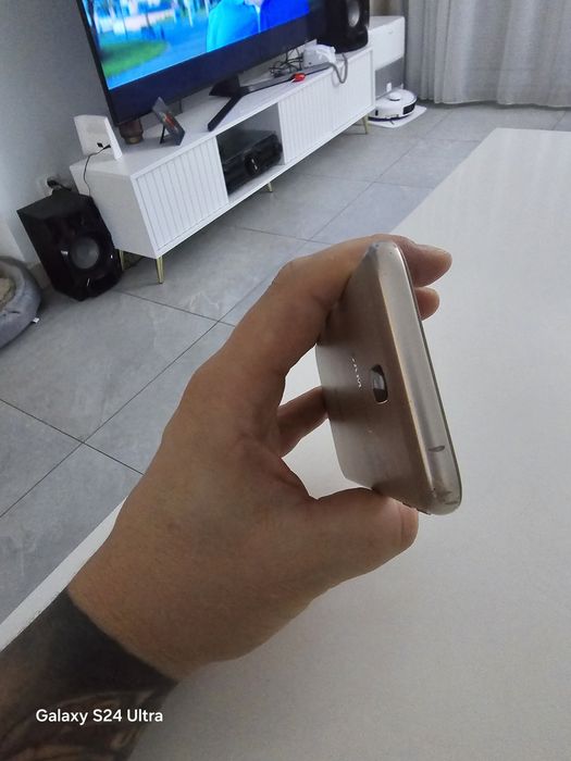 Samsung j3 2017.