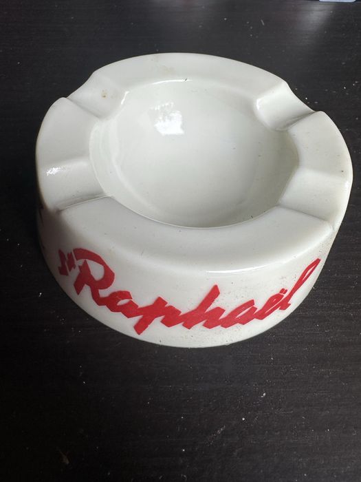 Cinzeiro antigo em bom estado