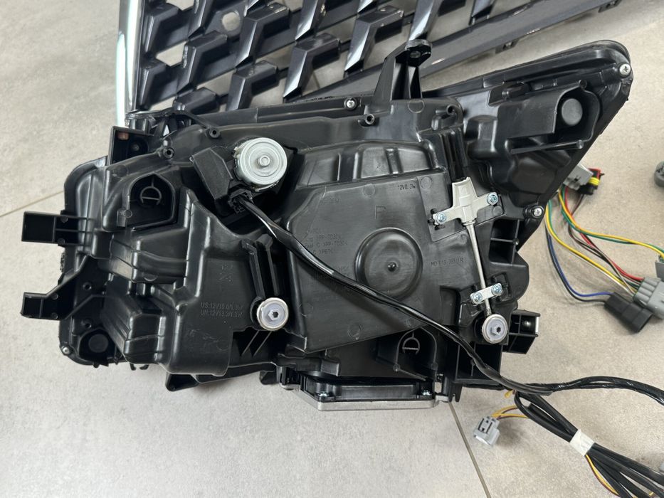Комплект рестайлинга Lexus GX 460 2014-2019 в 2020+ (фары, решетка)