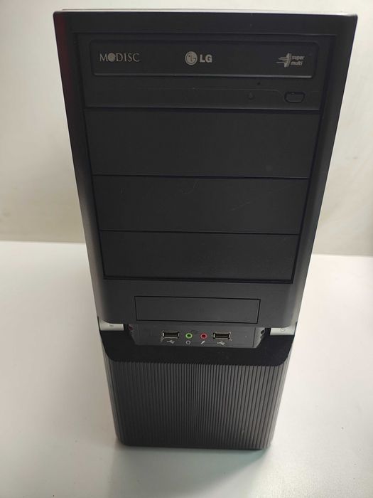 PC  komputer stacjonarny składak i3, 4GB,  Radeon HD 5570 GPU