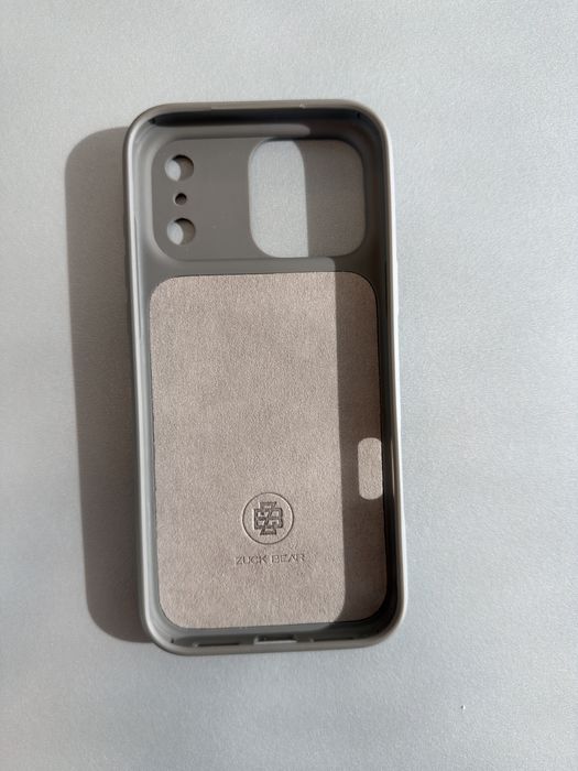 Zuck Bear Everley Grey MagSafe – iPhone 17 Pro Max