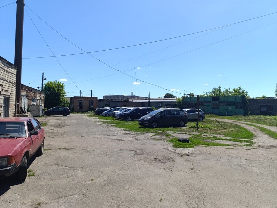 Продаж автосалону та станції технічного обслуговування