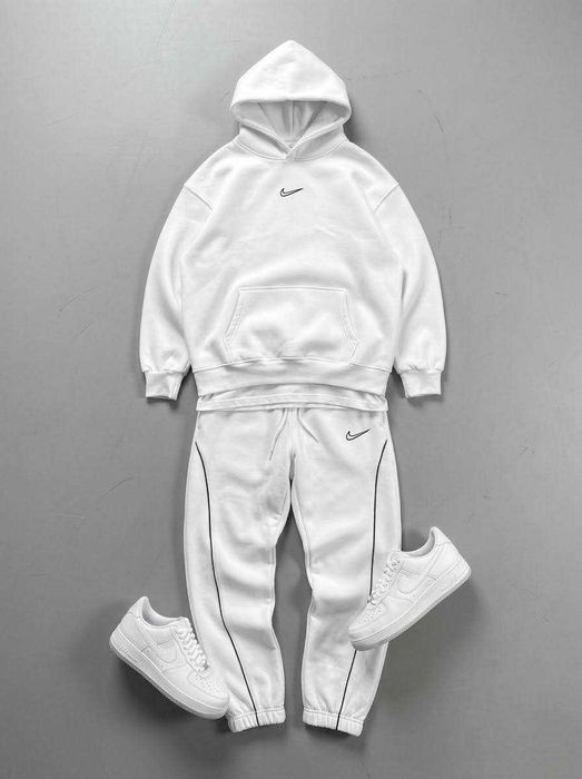 Базовий Костюм Nike
