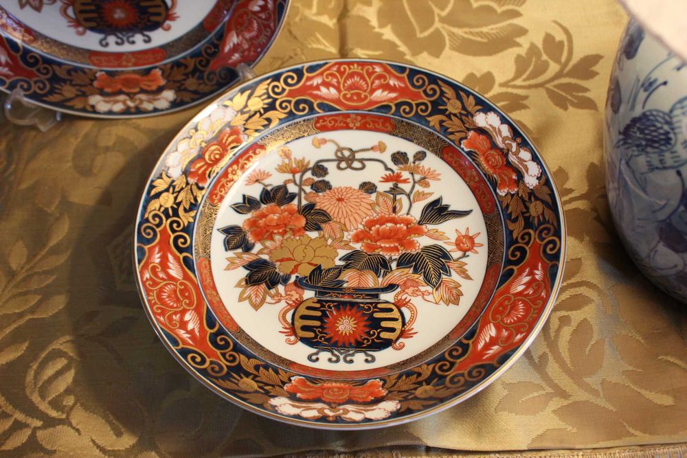 Pratos em porcelana pintados á mão Gold Imari. Cada 45€