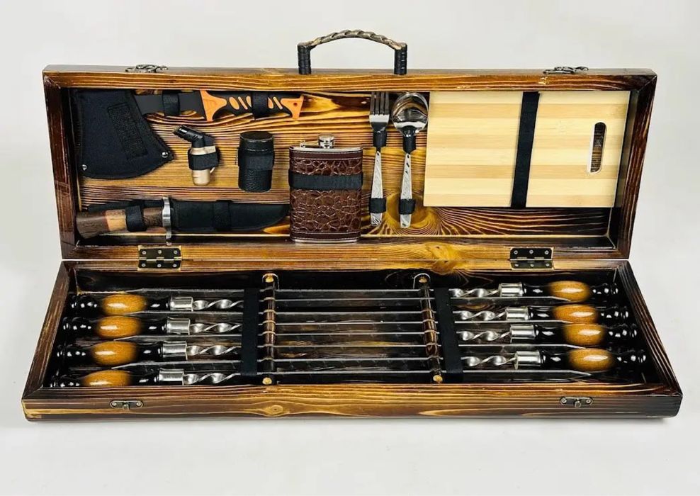 Подарунковий набір шампурів у кейсі чоловіку куму на день народження