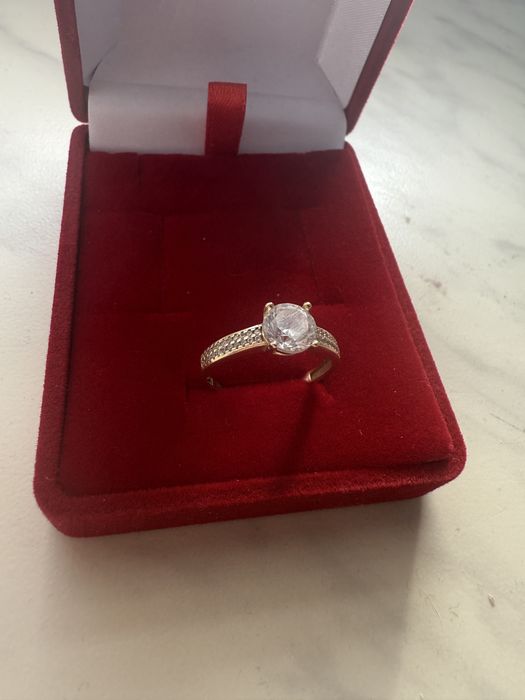 Pierscionek zareczynowy nowy r 17