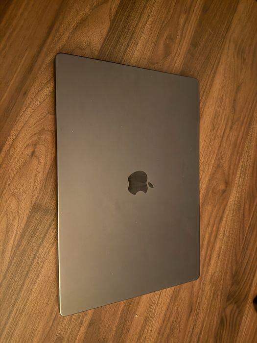 MacBook Pro 16" M3 Pro 18GB/1TB Preto Sideral — Excelente estado