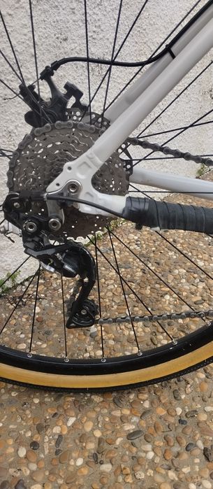 Bicicleta gravel como nova