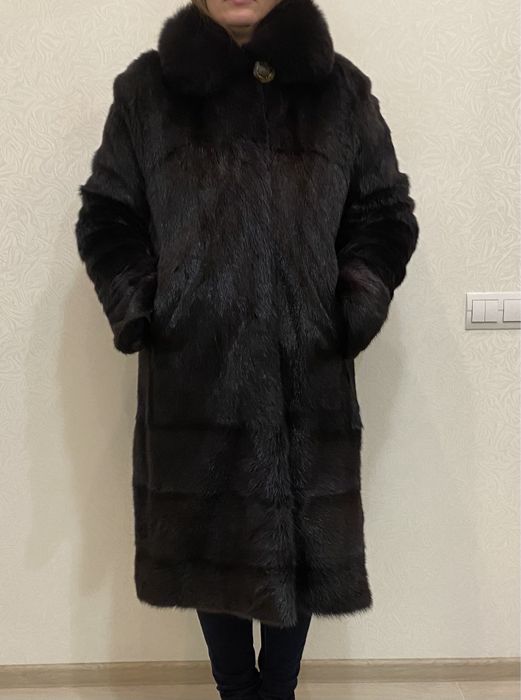 Продам шубу з хутра сурка,