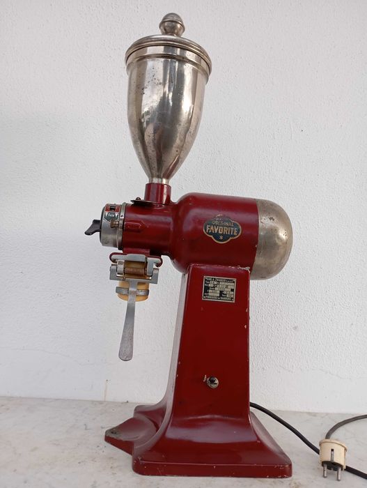 Antigo Funcional Decorativo Moinho de Café Elétrico Alemão Favorite