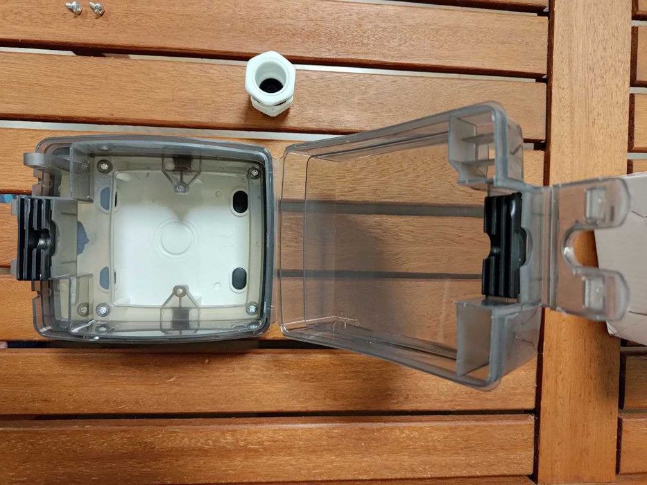 Зовнішній захисний бокс для розетки IP66