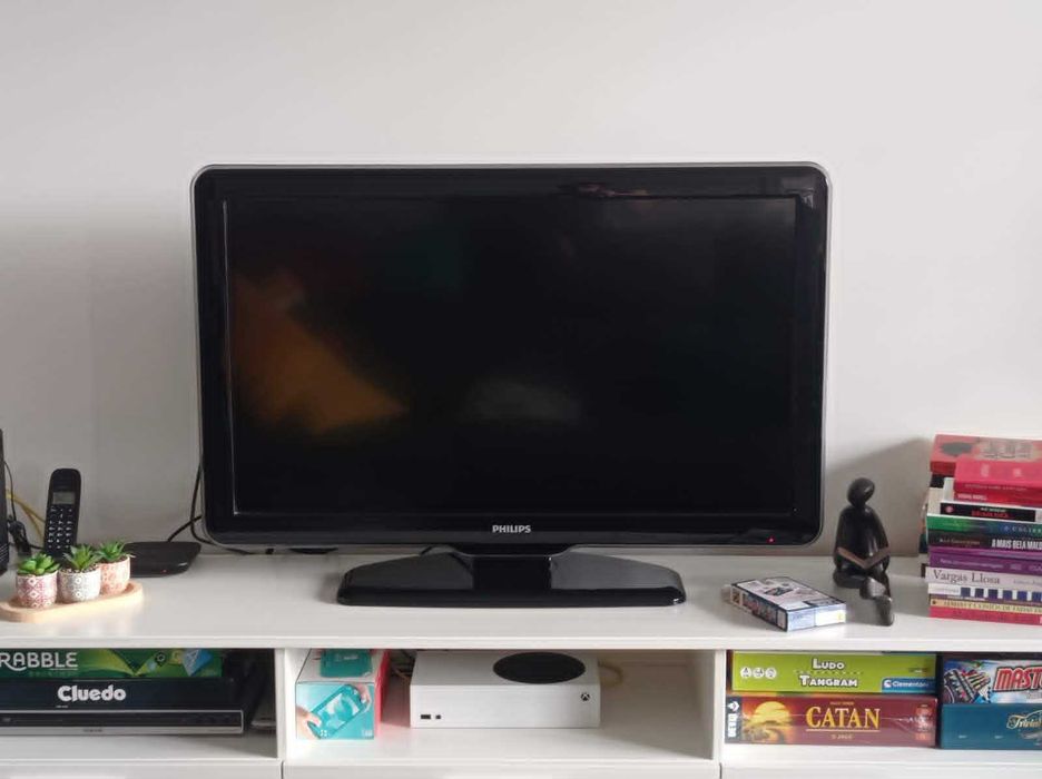 TV Philips 37" Full HD – HDMI, USB e VGA