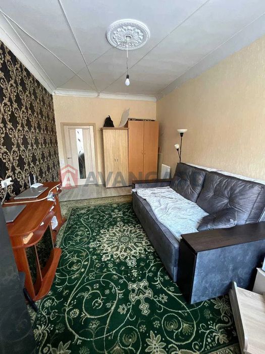 Продається 2-кімнатна повнометражна квартира, вул. Гостинна