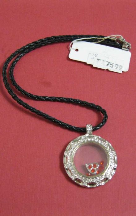 Продам новые чокеры подвески длина 42см