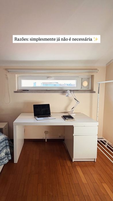 Secretária com arrumação MALM