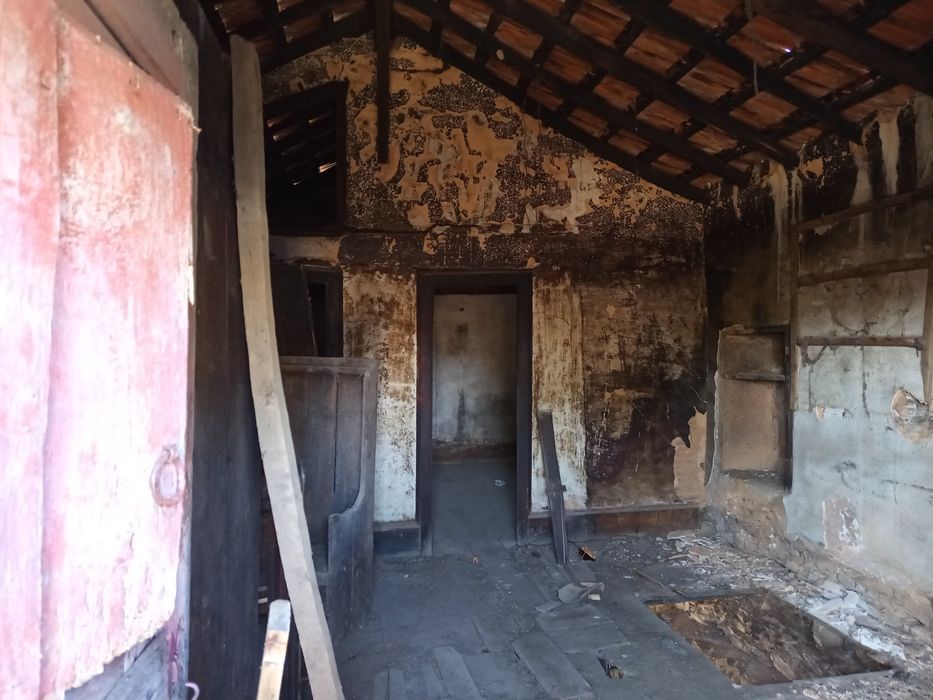 Vendo uma casa em mós Moncorvo