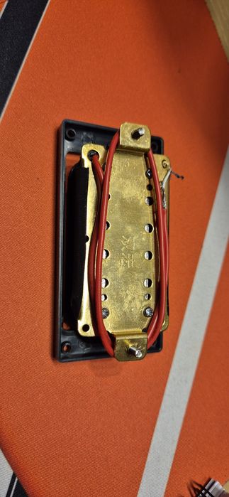 Przetwornik gitarowy, pickup sztabkowy humbucker